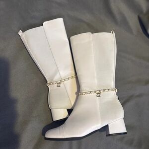 Chic Women's White Heeled Boots with Chain Accent